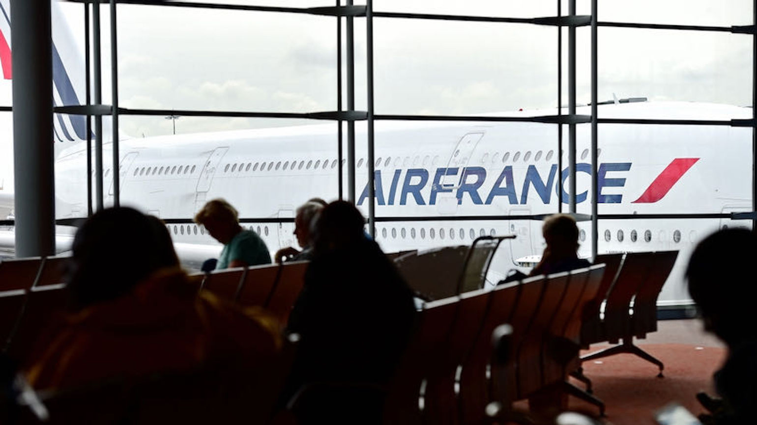 Air France departure lounge